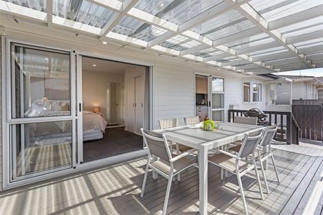 Photo of property in 3 Ussher Place, Pakuranga Heights, Auckland, 2010