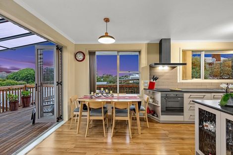 Photo of property in 3 Lowtherhurst Road, Massey, Auckland, 0614