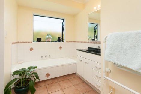 Photo of property in 23 Haven Grove, Papamoa Beach, Papamoa, 3118