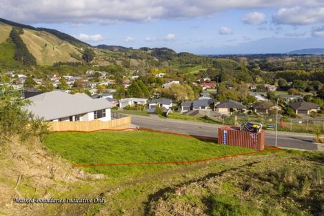 Photo of property in 97 Kakariki Grove, Waikanae, 5036