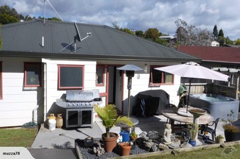 Photo of property in 4 William Hadlow Place, Hatfields Beach, Orewa, 0931