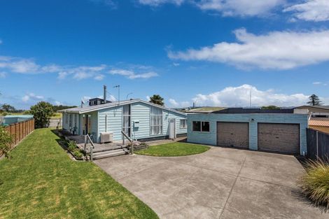 Photo of property in 14 Hinau Place, Edgecumbe, 3120