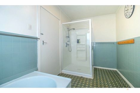 Photo of property in 1 Kennedy Crescent, Waimate, 7924