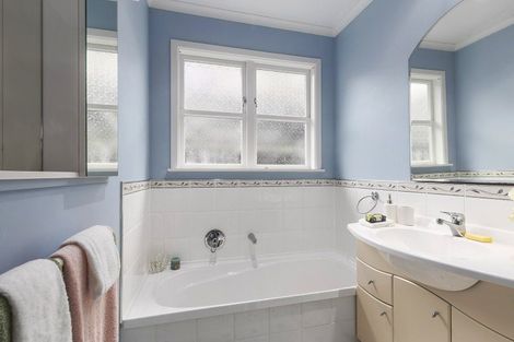 Photo of property in 19a Tawa Terrace, Tawa, Wellington, 5028