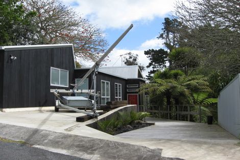 Photo of property in 3 George Avenue, Herald Island, Auckland, 0618