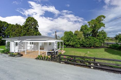 Photo of property in 118 Riverhead Road, Kumeu, 0892