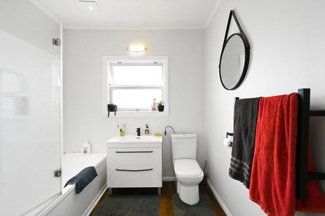 Photo of property in 67 Lake Crescent, Hamilton Lake, Hamilton, 3204