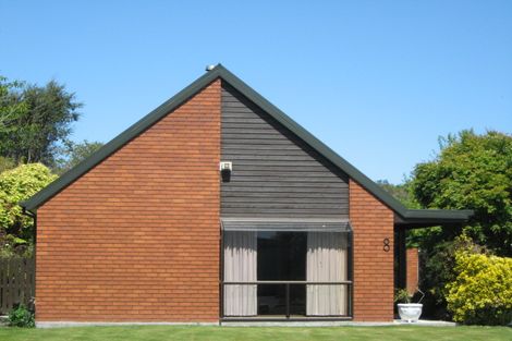 Photo of property in 8 Dunbarton Street, Redwood, Christchurch, 8051