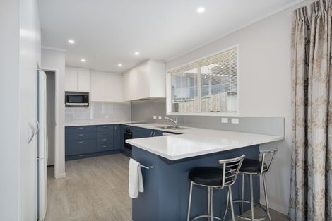 Photo of property in 17 Fitzwater Place, Henderson, Auckland, 0612