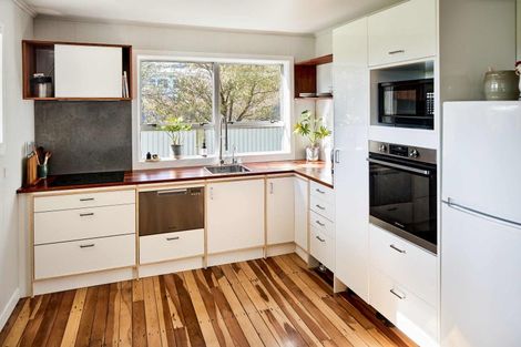 Photo of property in 25 Paekakariki Hill Road, Pauatahanui, Porirua, 5381