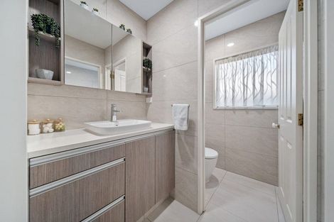 Photo of property in 17 Flora Place, Wattle Downs, Auckland, 2103