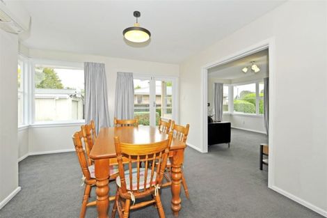 Photo of property in 37 Greendale Avenue, Avonhead, Christchurch, 8042