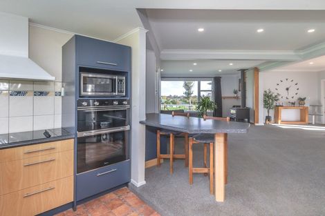 Photo of property in 51 Roslyn Road, Levin, 5510