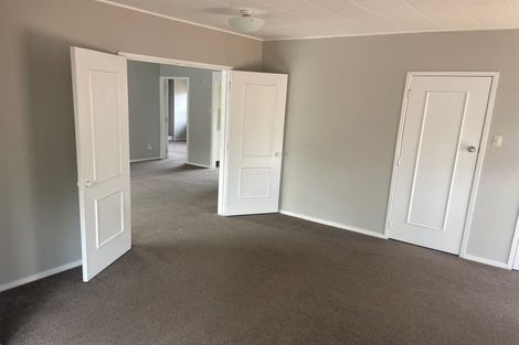 Photo of property in 2/52 Scenic Drive, Hillpark, Auckland, 2102