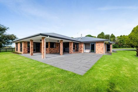 Photo of property in 939 Main North Road, Onaero, Waitara, 4383