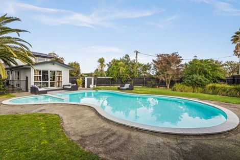 Photo of property in 37 Pitt Street, Clive, 4102