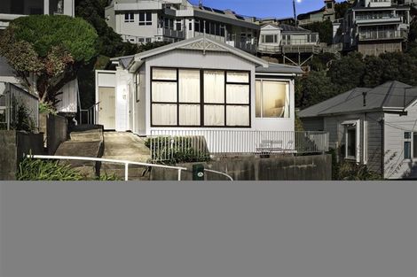 Photo of property in 22 Lindum Terrace, Roseneath, Wellington, 6011