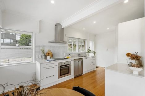 Photo of property in 1/8 Fowler Street, Northcote, Auckland, 0627