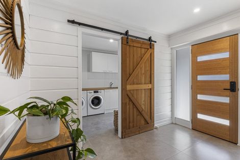 Photo of property in 133 Sandspit Road, Shelly Park, Auckland, 2014