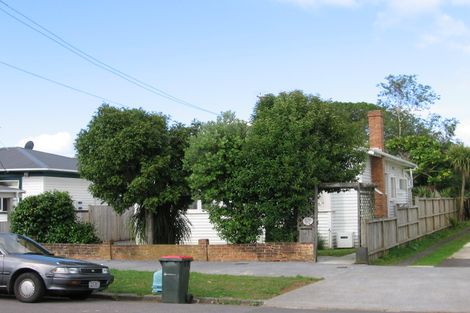 Photo of property in 27 Maranui Avenue, Point Chevalier, Auckland, 1022