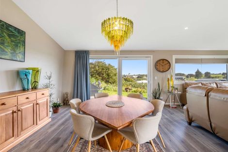 Photo of property in 12 Longbeach Drive, Castlecliff, Whanganui, 4501