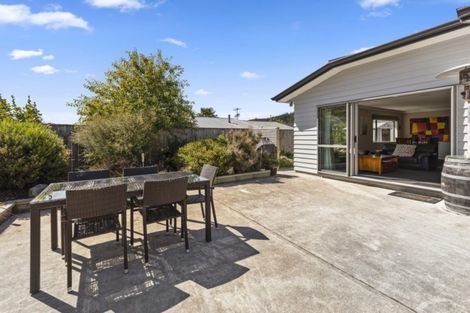 Photo of property in 10 Poppy Watts Grove, Stokes Valley, Lower Hutt, 5019