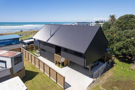 Photo of property in 10b Beach Road, Waihi Beach, 3611