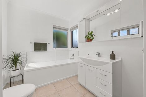 Photo of property in 1 Greenstone Place, Aotea, Porirua, 5024