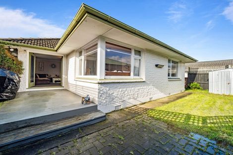 Photo of property in 205 Main North Road, Redwood, Christchurch, 8051