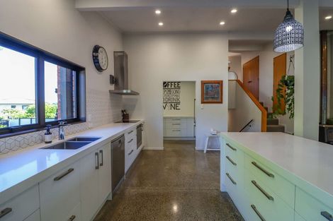 Photo of property in 1 Cumberland Rise, Taradale, Napier, 4112