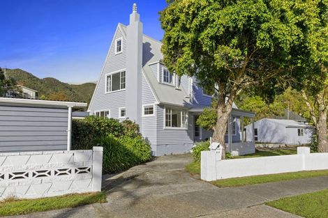 Photo of property in 117 Horoeka Street, Stokes Valley, Lower Hutt, 5019