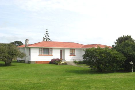 Photo of property in 75 Leslie Street, Waitara, 4320