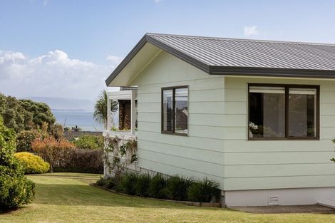 Photo of property in 2 Walnut Grove, Omokoroa, 3114