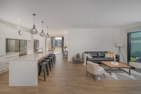 Photo of property in 35 Awatea Drive, Whitianga, 3510