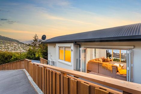 Photo of property in 4d Harmans Road, Lyttelton, 8082