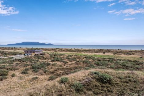 Photo of property in 8 Mahurenga Lane, Te Horo, Otaki, 5581