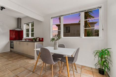 Photo of property in 1/8 Millbrook Road, Henderson, Auckland, 0612