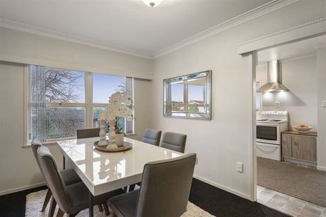 Photo of property in 225 Forrest Hill Road, Forrest Hill, Auckland, 0620