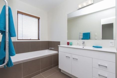 Photo of property in 41 Walworth Avenue, Pakuranga Heights, Auckland, 2010