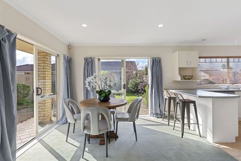 Photo of property in 13 Montilla Place, Manurewa, Auckland, 2102