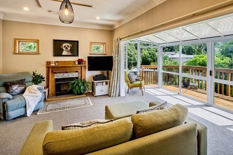 Photo of property in 35 Lincoln Avenue, Tawa, Wellington, 5028