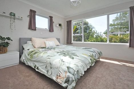 Photo of property in 86a Sylvan Crescent, Te Atatu South, Auckland, 0610