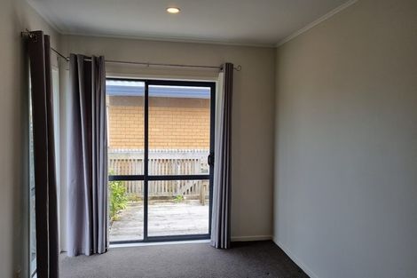 Photo of property in 520/12 Northcross Drive, Oteha, Auckland, 0632