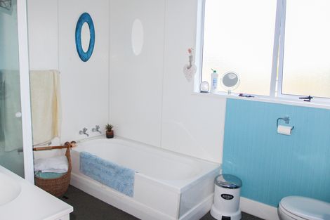 Photo of property in 70 Weston Road, Waiareka Junction, Oamaru, 9401