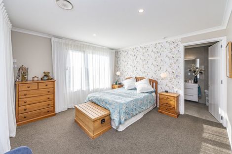 Photo of property in 12 Longbeach Drive, Castlecliff, Whanganui, 4501