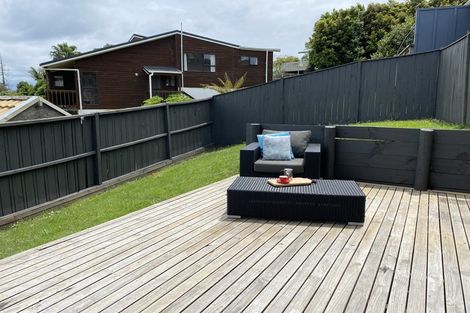 Photo of property in 8 Diosma Place, Botany Downs, Auckland, 2010