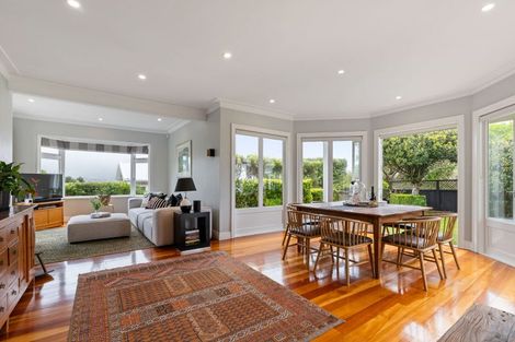 Photo of property in 43 Nicholson Road, Khandallah, Wellington, 6035