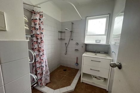 Photo of property in 52 Stottholm Road, Titirangi, Auckland, 0604