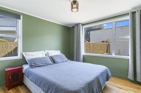 Photo of property in 1/102 Lyall Parade, Lyall Bay, Wellington, 6022