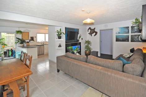 Photo of property in 2 Edwin Freeman Place, Ranui, Auckland, 0612